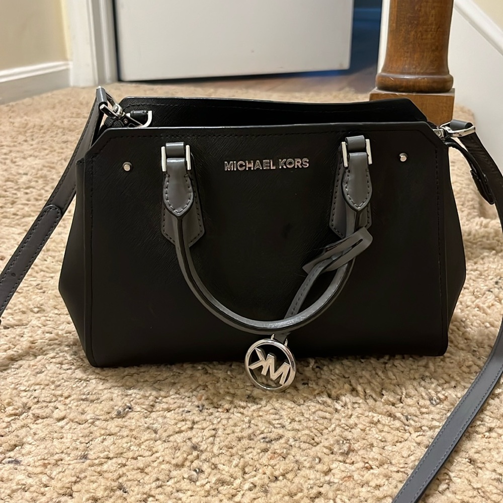 MICHAEL KORS BLACK MEDIUM/LARGE BLACK GREY AND SILVER PURSE